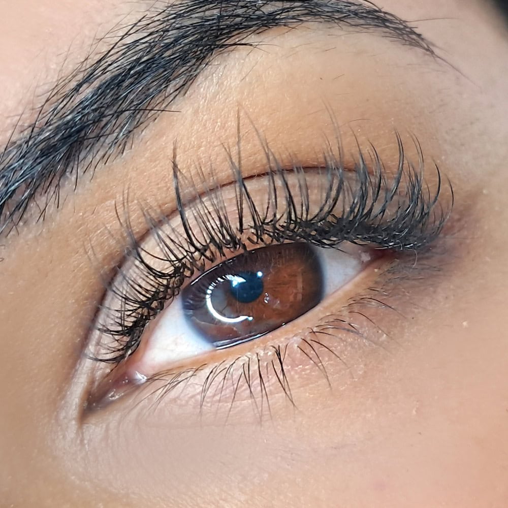classic lash extensions Vancouver at belle ame skin and beauty lounge